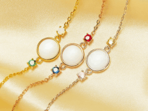 The Circle Birthstone Bracelet